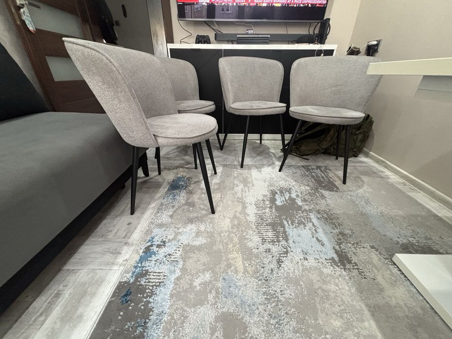 Krzesła szaro czarne