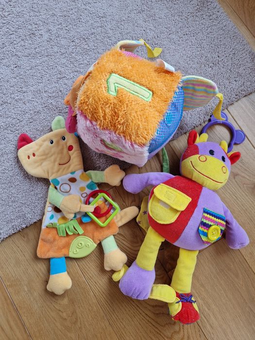 Zabawki pluszaki sensoryczne dla niemowlaka Kostka aktywizująca