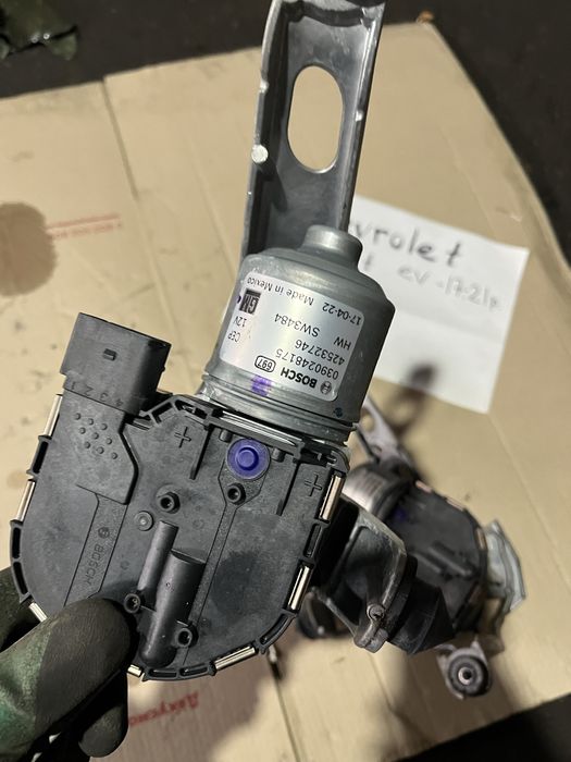 Chevrolet bolt ev моторчик скла очисників вітровиків лобового скла