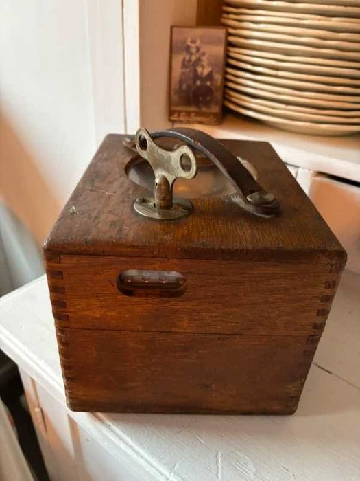 Relogio antigo chegada pombos