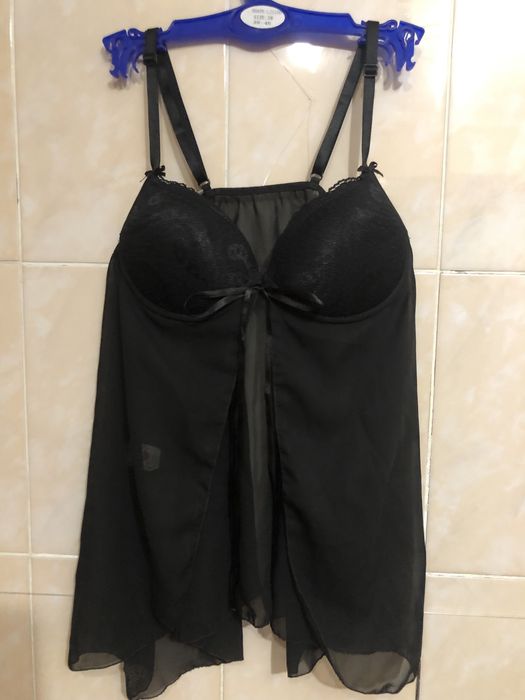 Спокусливий мереживний пеньюар