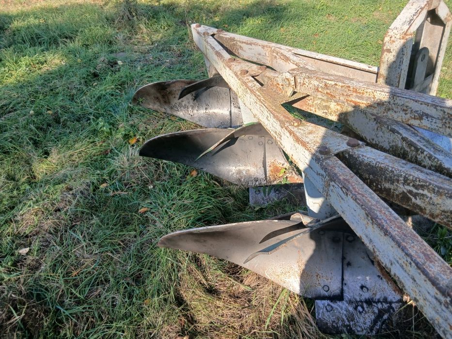 Pług 5-skibowy..