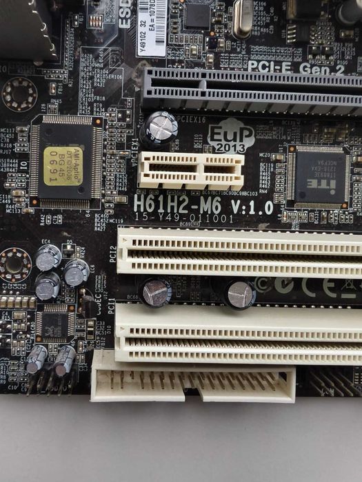 Материнская плата ECS Elitegroup H61H2-M6 V1.0 / LGA1155 + i3 процесор