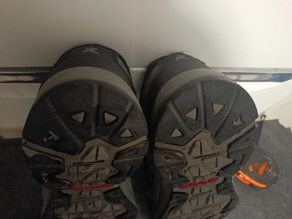 Продам кроссовки Ecco 41-42