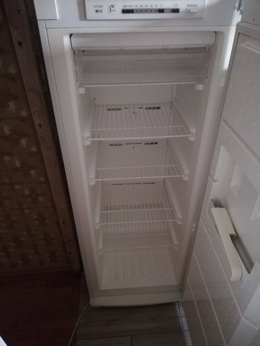 Морозильная камера simens.no frost.