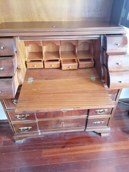 Secretária de Escrivaninha Antiga em Madeira com Vitrine