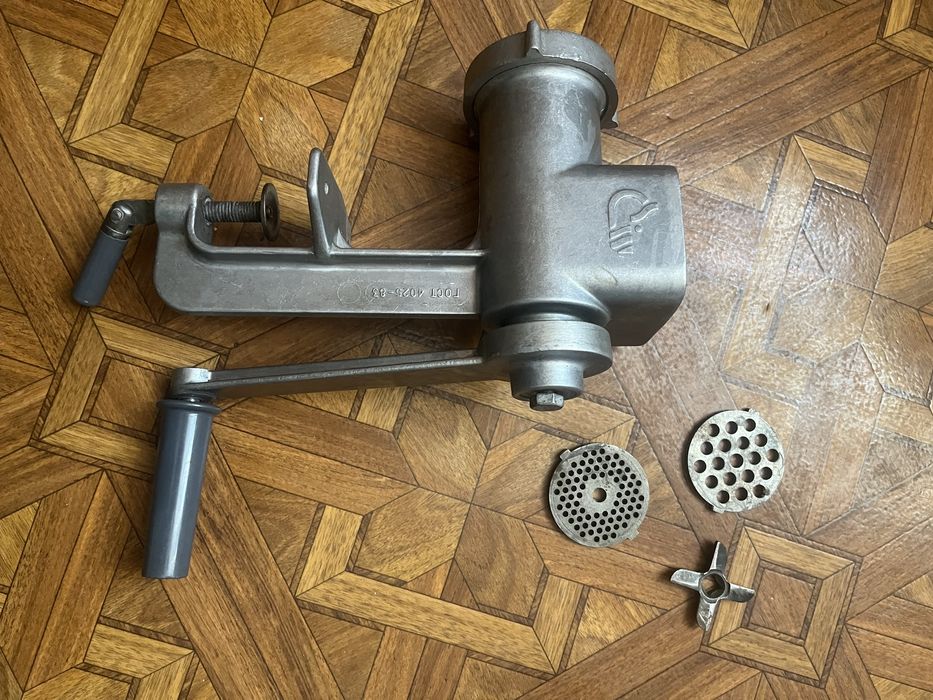 Ручна м‘ясорубка