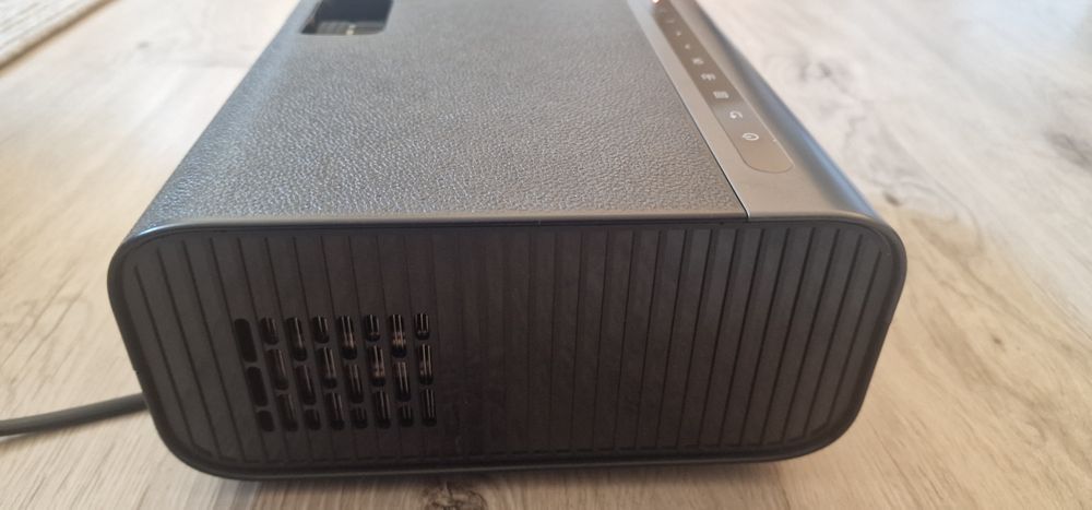 Projektor LCD ULTIMEA Magic 420 Pro czarny opis!