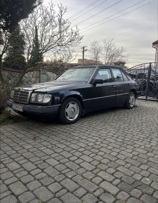 Мерседес 124 автомат