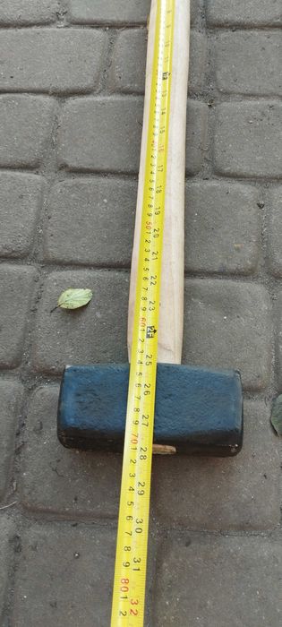 Młot 5kg , nowy trzonek , stary porządny