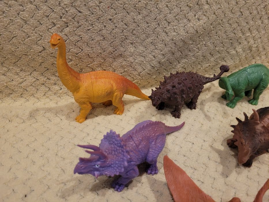 6 sztuk dinozaurów