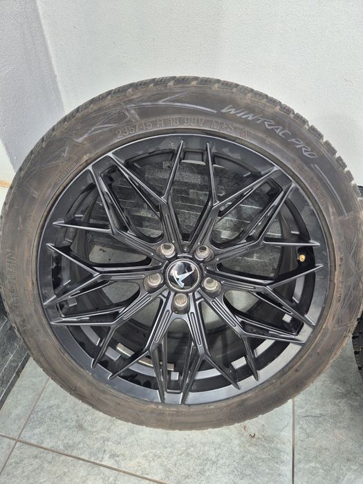 Продам диски с резиной R18