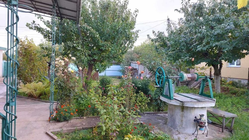 Продаж  будинку . 12сот. землі.