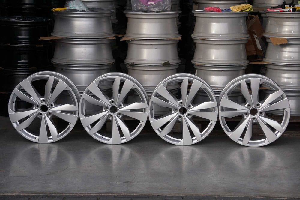 Alufelgi oryginal VW 5x112 8Jx19 et45 cb57,1 jak NOWE! 2022rok!