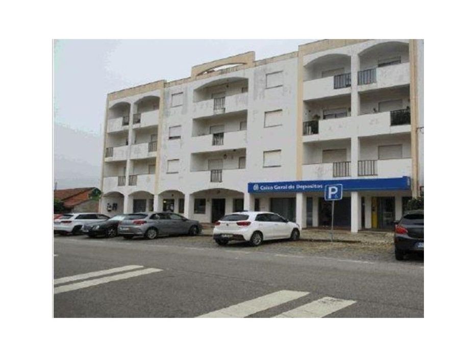 Fantástico espaço comercial situado na vila de São vicente da Beira