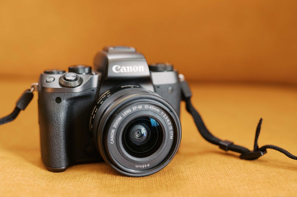 Canon EOS M5 + 15-45mm