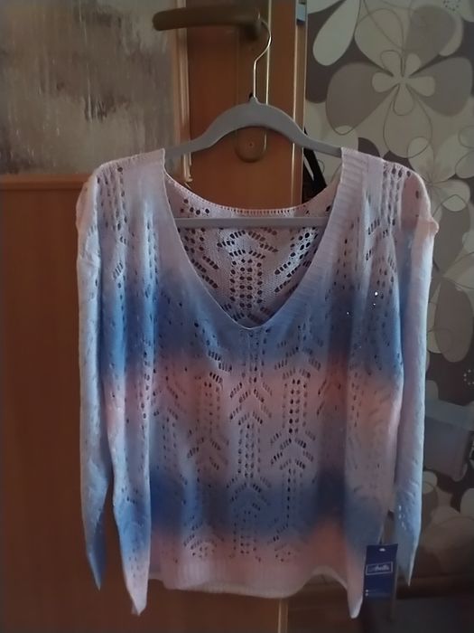 Sweterek ombre ażurowy