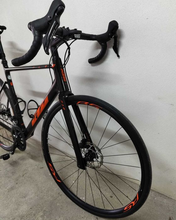 Bicicleta praticamente nova