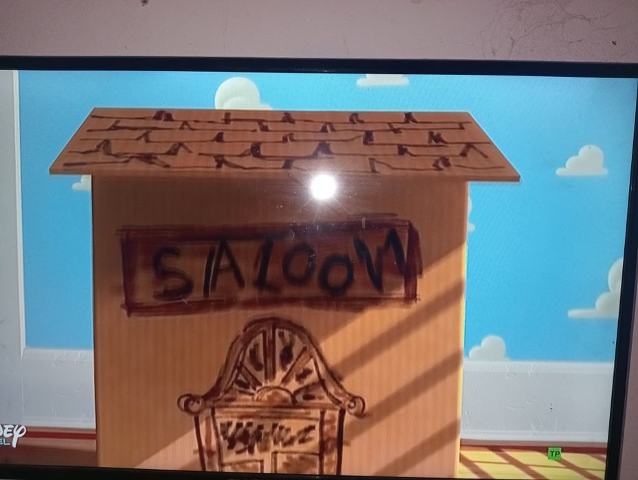 Selling a Smart TV in Good Condition64739220365826124