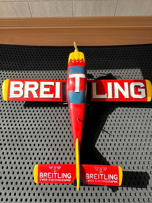 Maquete de avião Breitling