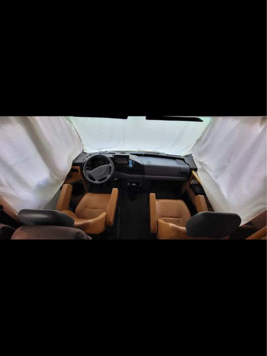 Autocaravana Mercedes.