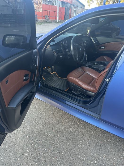Продам BMW Е60. 2.5 газ/бензин
