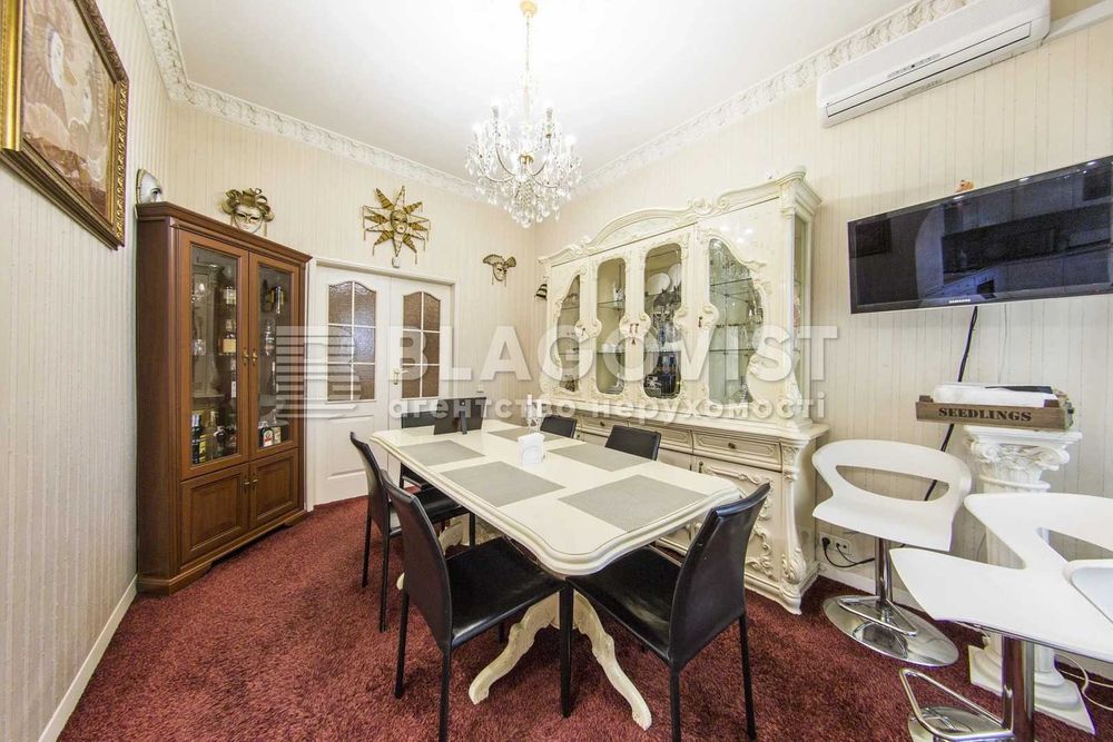 Кирилівська  109б Сталінка 3-кімнатна з ремонтом з видом на парк