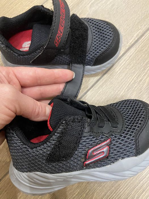 дитячі кросівки skechers 23 розмір