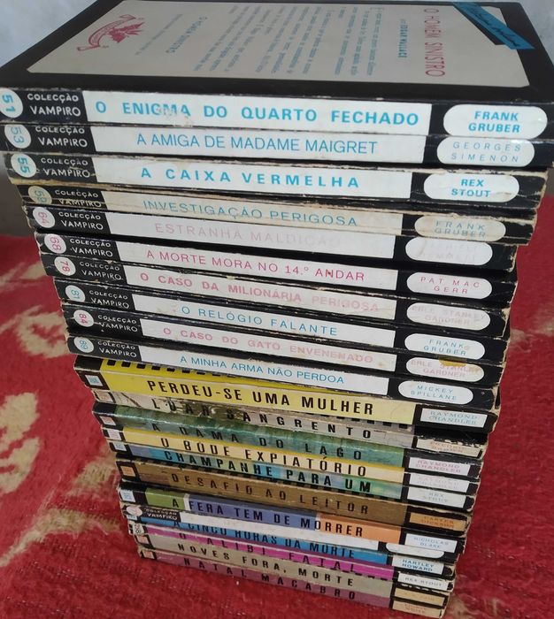 Coleção Vampiro - lote de 22 livros antigos