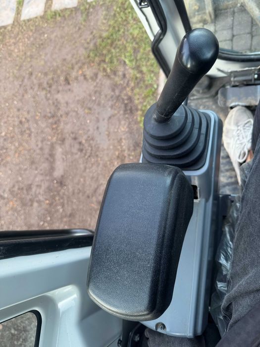 Cesja Leasingu Minikoparka Takeuchi TB 216