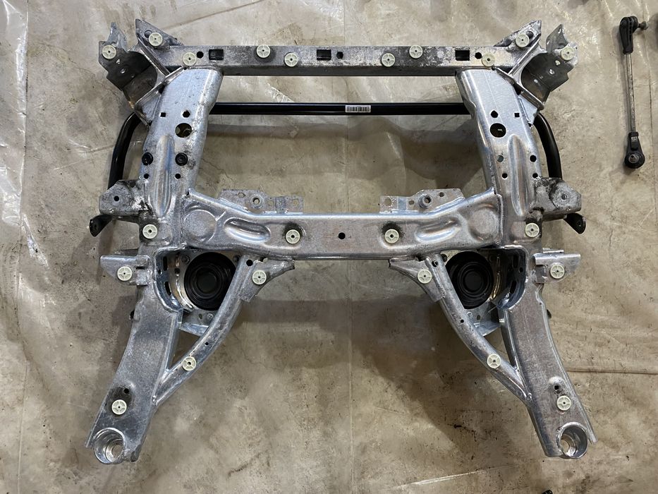 Передний подрамник балка BMW G20