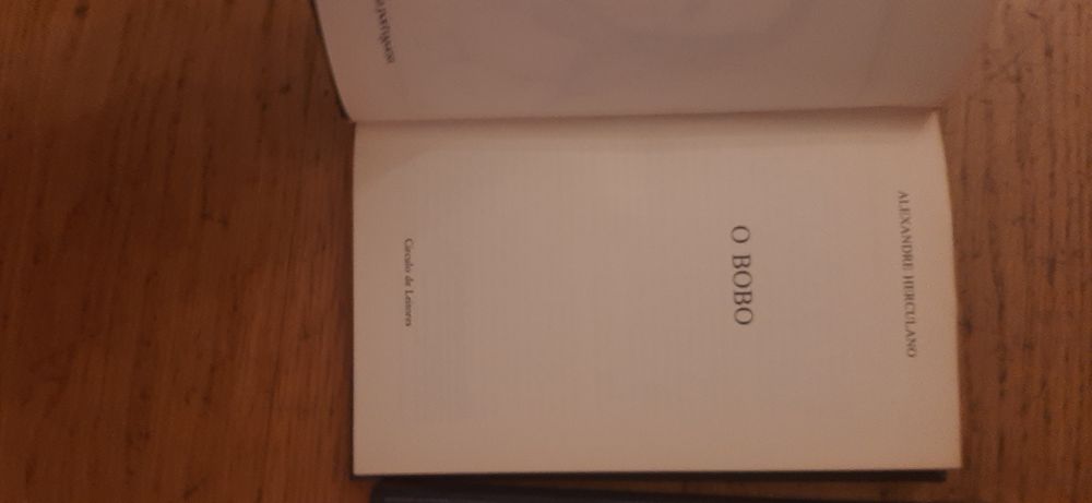 2 livros encadernados