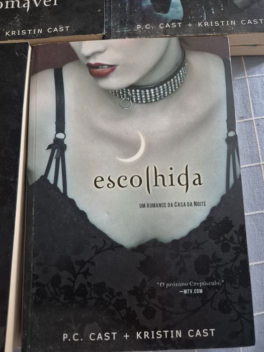 Coleção de livros ( Casa da noite). 5 livros.