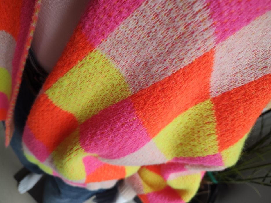 Krótki, lekki kardigan oversize w kratkę - żółty One size Azara