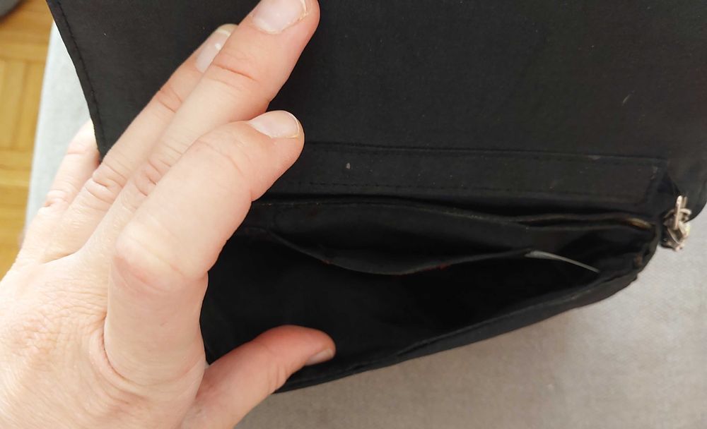 Czarna torebka Omely