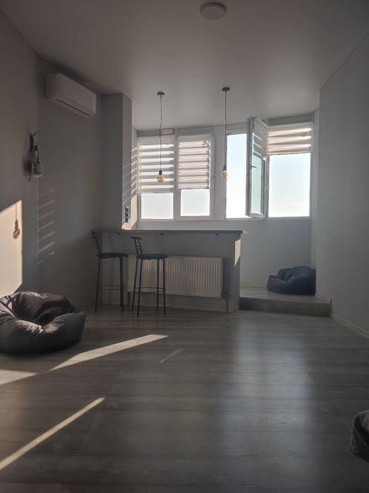 Квартира однокімнатна студія без комісії довготривало вид на море