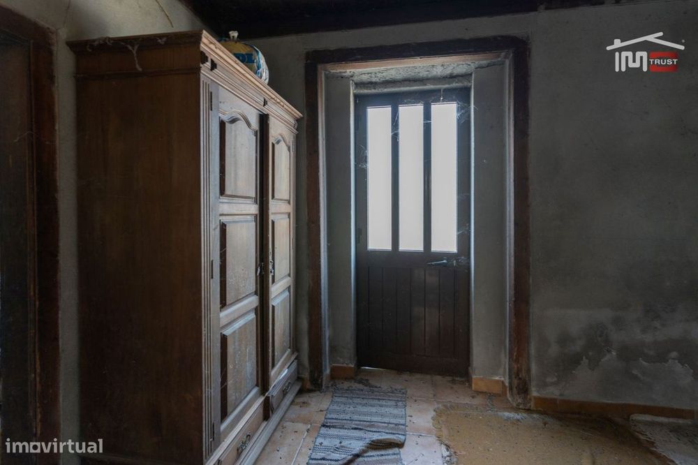 Moradia T2 Em Seiça Inserida Num Terreno Com 707 M²