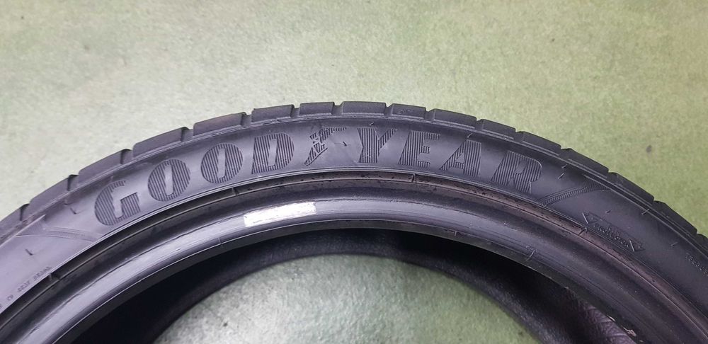 Opona pojedyncza 225 40 R18 92W Goodyear Eagle F1 RFT bieżnik 4,5mm