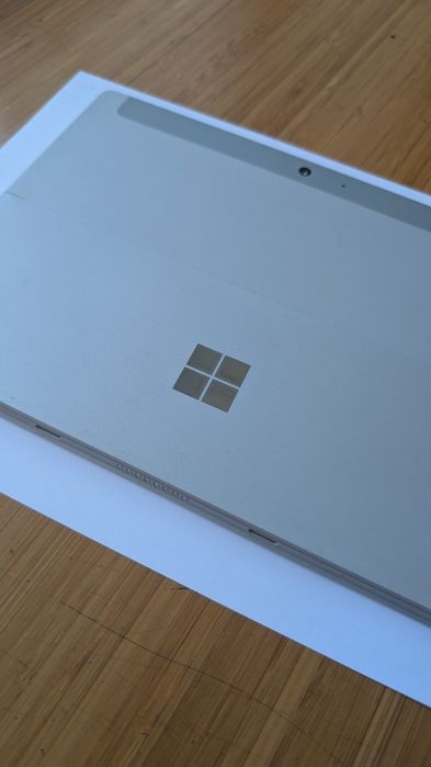 Microsoft Surface Go