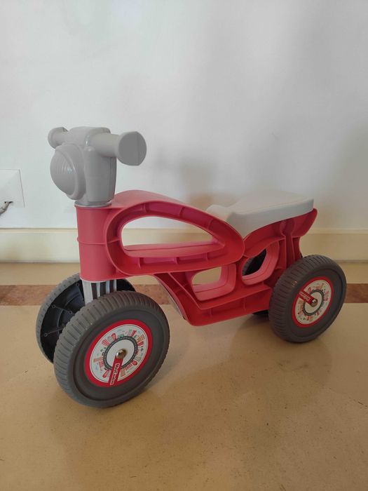 Triciclo/andarilho criança toysrus cor de rosa