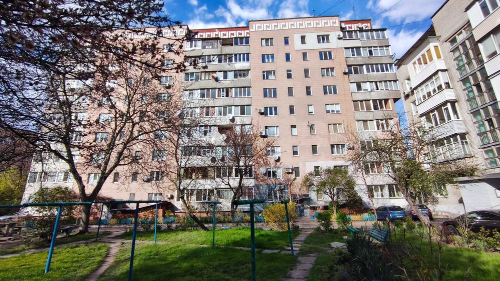Продаж  3-кімнатної квартири у самому центрі міста!