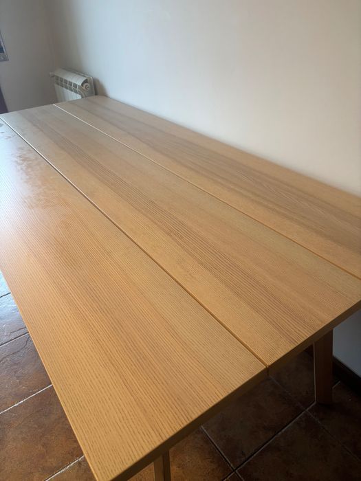 Mesa de madeira grande