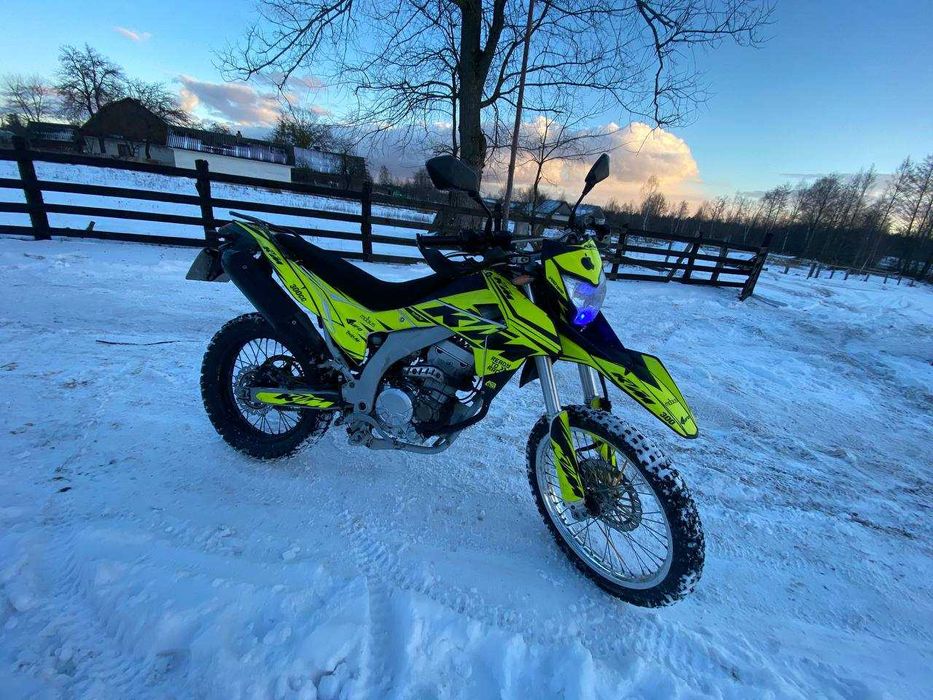 Продам мотоцикл лонкін 300