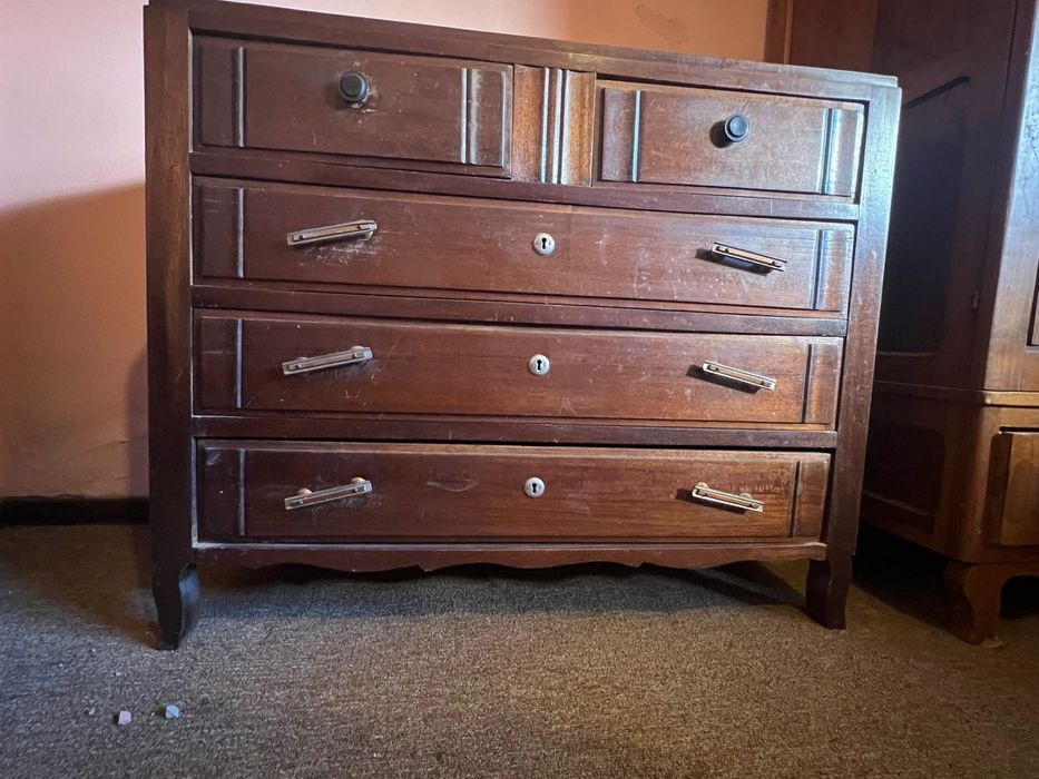 VÁRIOS MOVEIS EM BOM ESTADO