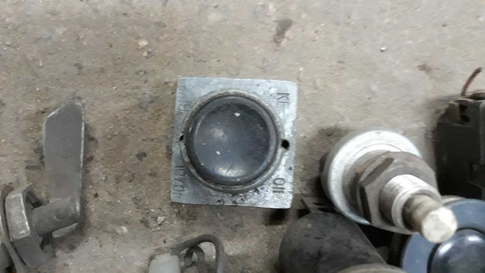 Кнопка запуска включения-выключения КЕ 011