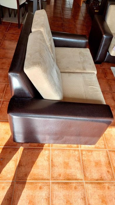 Sofá em pele 3 lugares Styline – SÓ 80 EUROS!