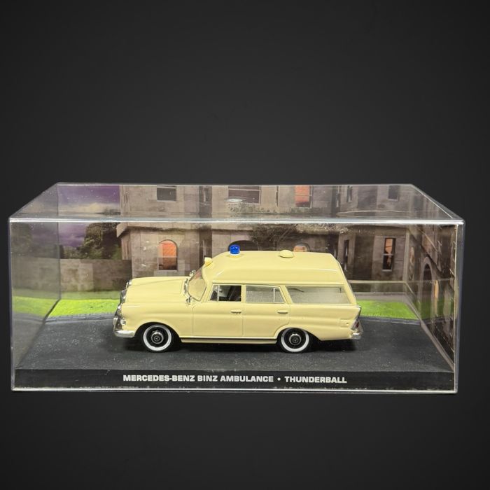 Model Mercedes Karetka 007 Operacja Piorun 1:43 Gablota J6/032937