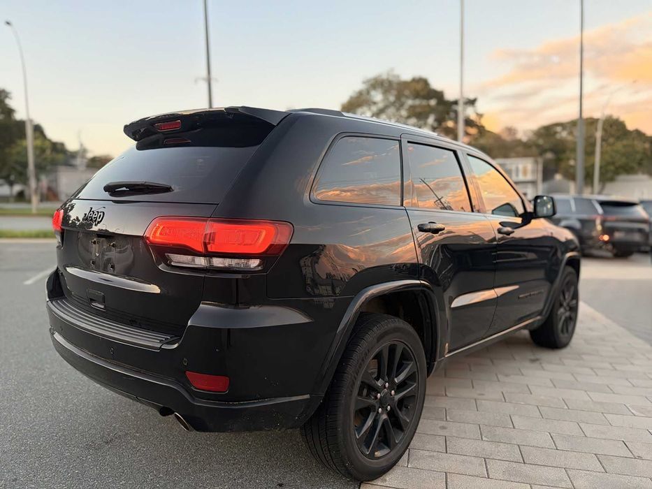 Jeep Grand Cherokee      2020