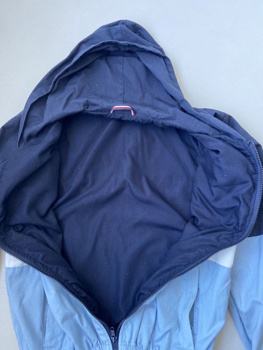 Blusão com corro e fecho da Brandy Melville