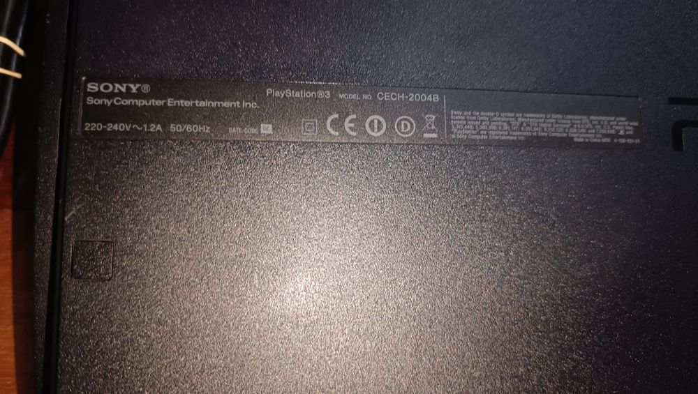 PlayStation 3 Slim 250 Gbs + Comando + PES 2015